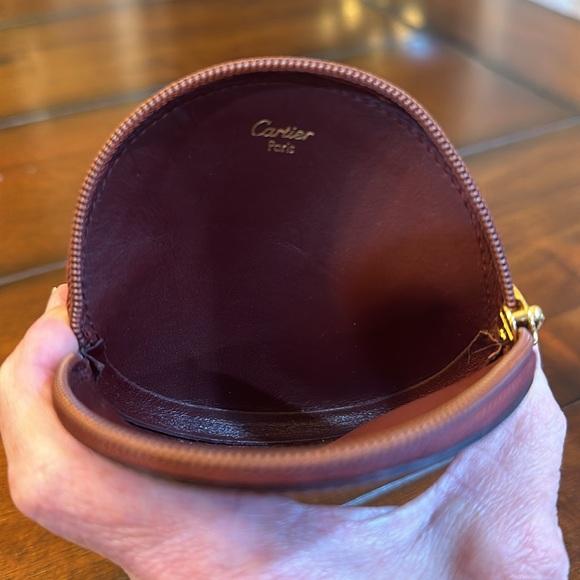 Cartier Pouch and Coin Purse in EXCELLENT used condition. - Picture 8 of 10